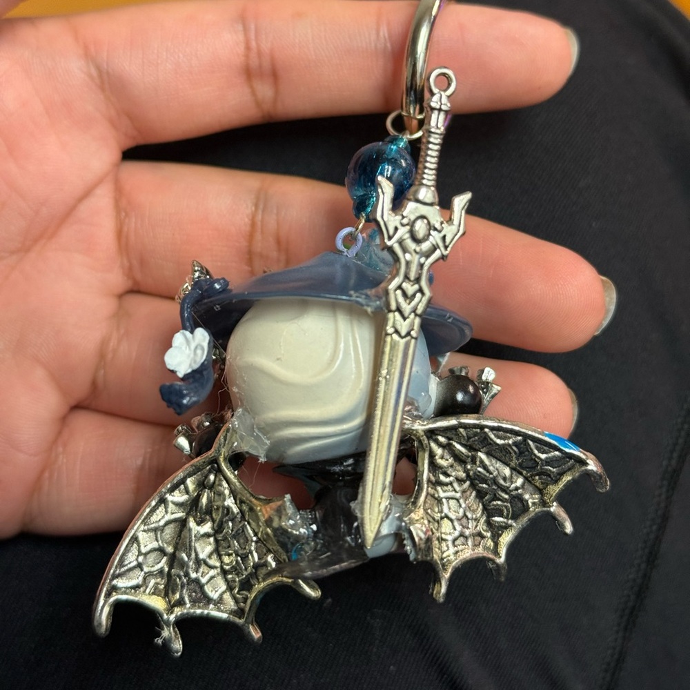 Small Skullpanda Keychain - Picture 2 of 2